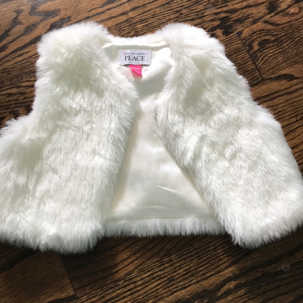 The children’s place 18-24m fur vest